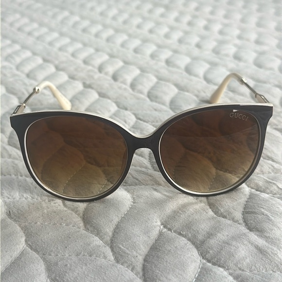 Gucci authentic sunglasses - Picture 1 of 10